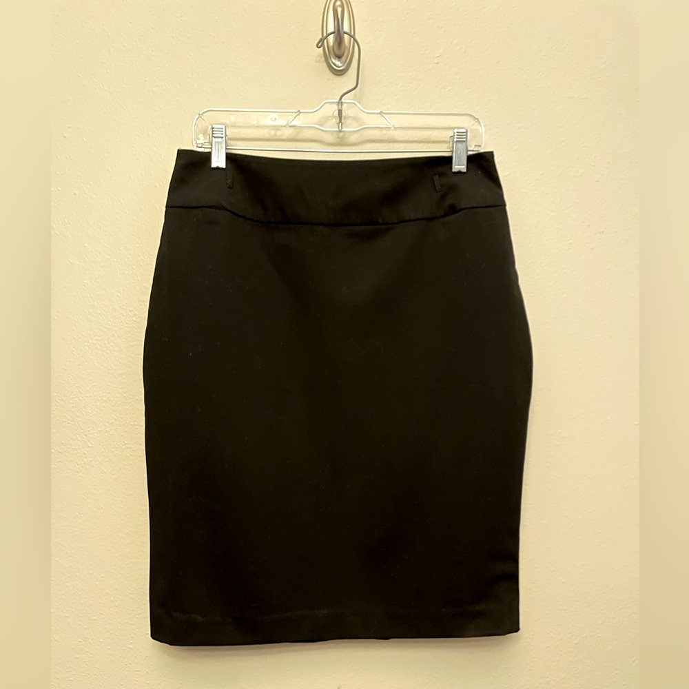 Pencil skirt, Liz Claiborne, black, size 12.
